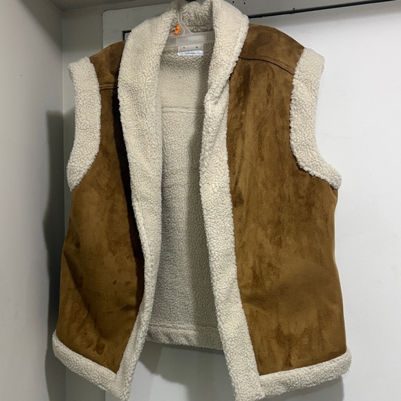 Old Navy Jackets & Blazers - Brown and Cream Sherpa Vest